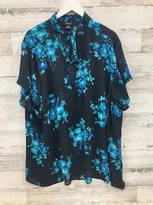 Top Short Sleeve By Torrid In Black & Blue, Size: 6