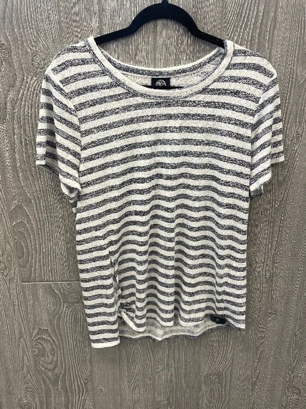 Top Short Sleeve By Bobeau In Striped Pattern, Size: Xl