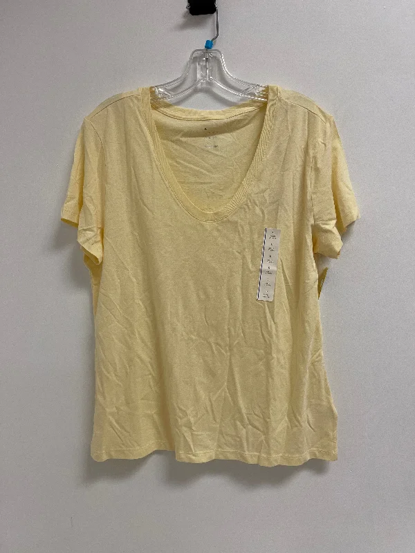 Top Short Sleeve By A New Day In Yellow, Size: L